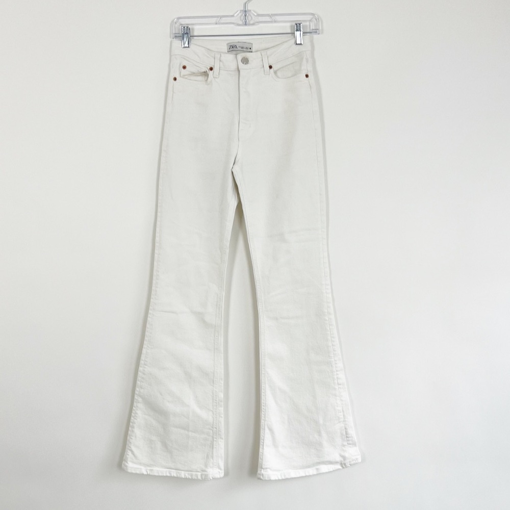 Zara Mid Rise Flare Jeans Stretch White Size 2